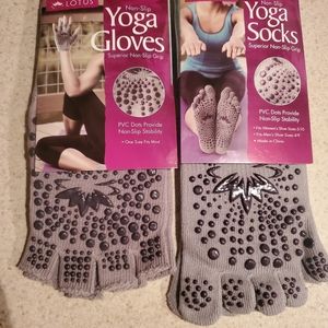 Yoga Socks & Gloves Set